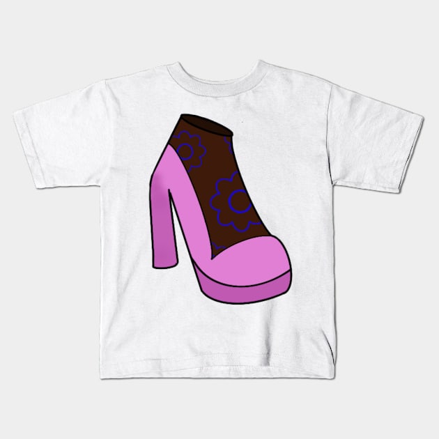 Shoe Kids T-Shirt by lizajambalaya